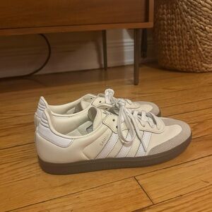 Women’s Adidas Sambas in Cream and White